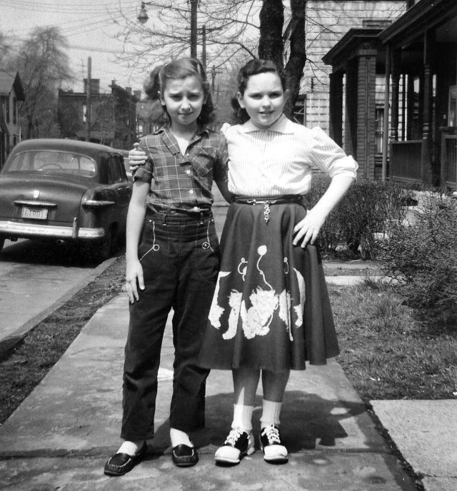 1950's fashion poodle sales skirts
